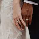 Suknie Boho na Ślub: Romantyczna i Naturalna Elegancja