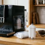 Lepsza kawa i niższe koszty: zamienniki filtrów do ekspresów Delonghi